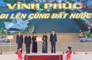 Chủ tịch Quốc hội Nguyễn Thị Kim Ngân dự Lễ kỷ niệm 20 năm tái thành lập tỉnh Vĩnh Phúc